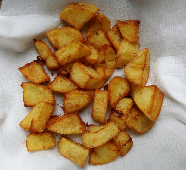 Gefrituurde stukjes aardappel